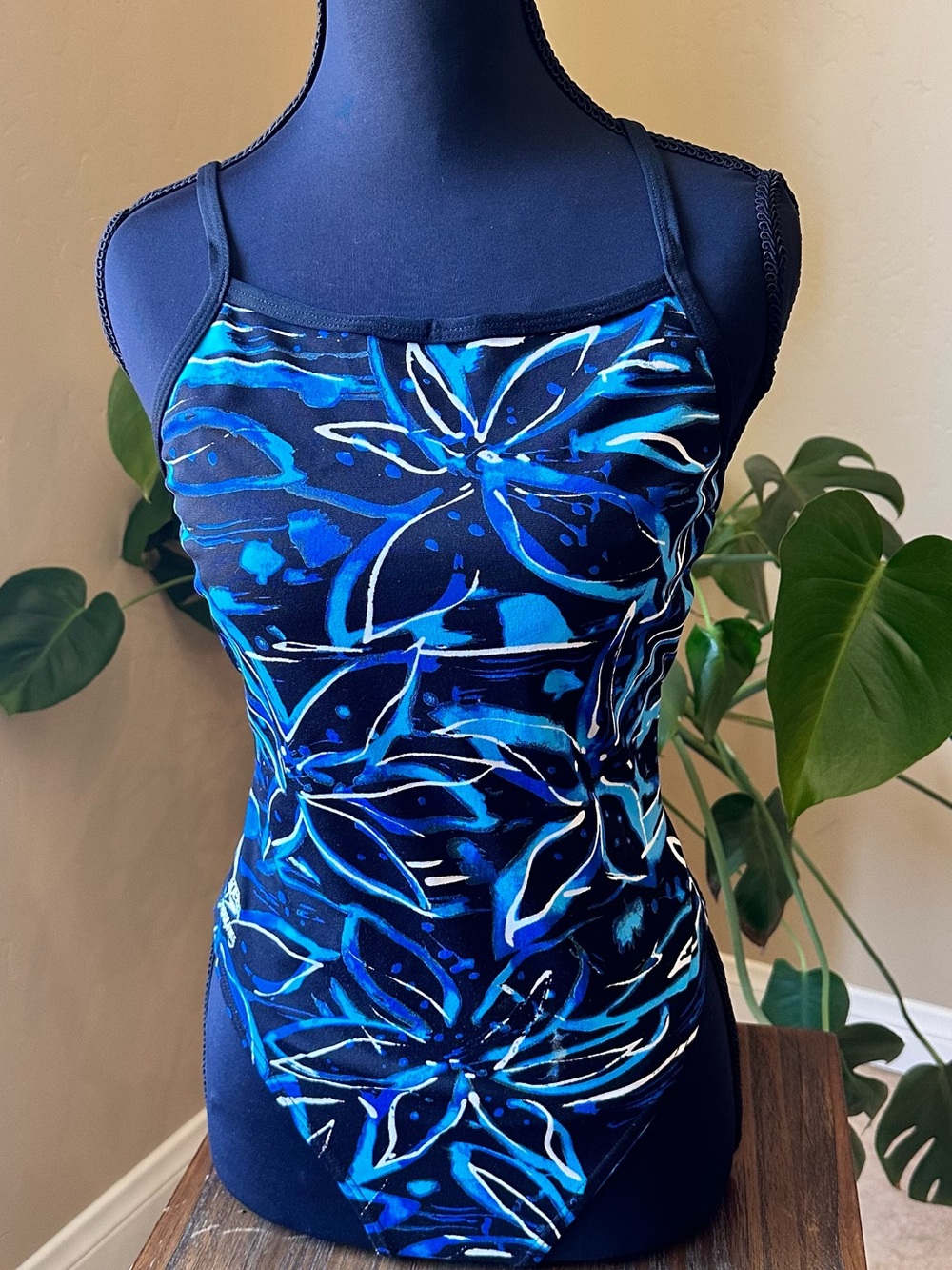 Speedo Endurance Size 36 Competition Blue Abstract Floral One-Piece Swimsuit